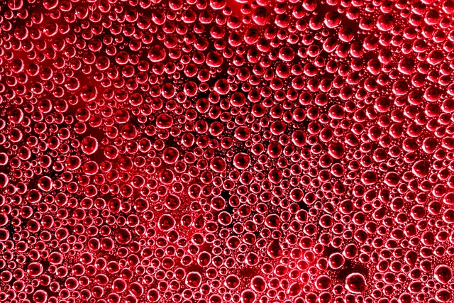 水分補給をする人のイメージ