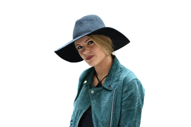 笑顔で自信に満ちた女性の顔