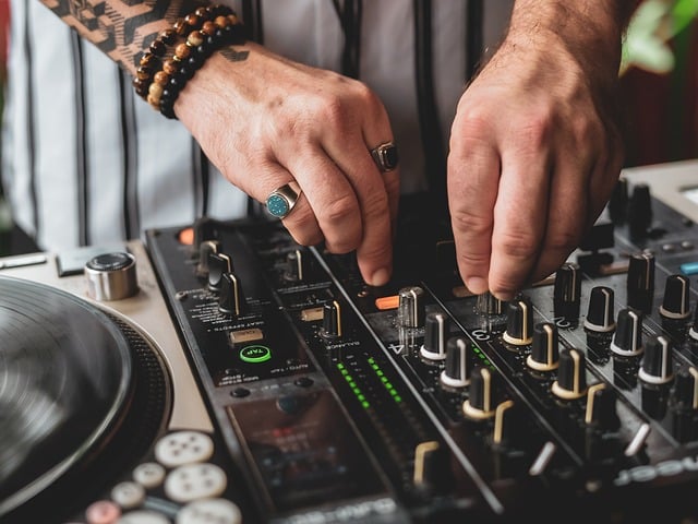 ミキサーの比較表と選び方を検討する人