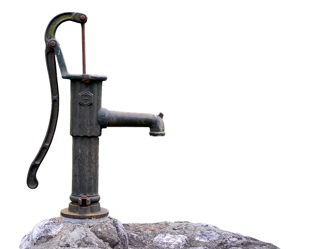 複数の空気入れが並べられていて、どれを選べばいいか迷っている人のイメージ