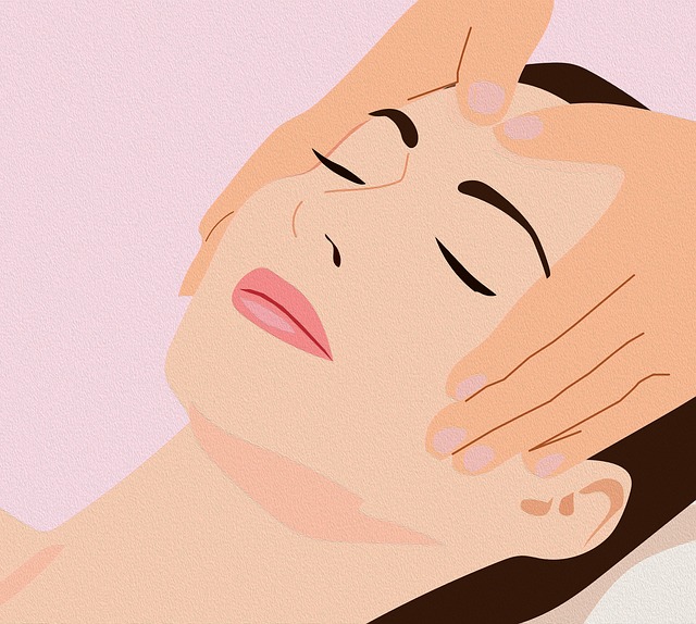 スキンケア製品の成分表示を確認する女性