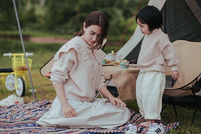 快適にキャンプを楽しんでいる家族のイメージ