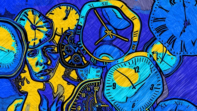 旅行の準備に頭を悩ませる女性