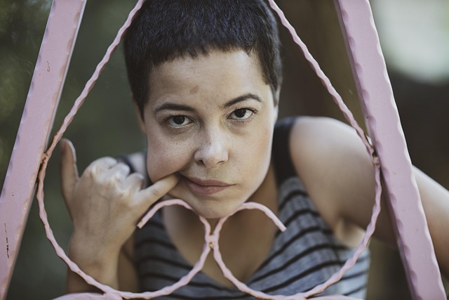 若々しく美しい手の甲